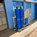Reverse osmosis 500 Litres per hour water plant sale in Kenya  What is a Reverse Osmosis (RO) Plant ? A Reverse Osmosis (RO) Plant is an advanced water purification system that uses a semi-permeable membrane to remove up to 99% of dissolved salts, impurities, and contaminants from water. By applying pressure, it forces water molecules through the membrane, leaving behind contaminants such as heavy metals (lead, arsenic), fluoride, nitrates, bacteria, viruses, and excess salts, resulting in water of exceptional purity.